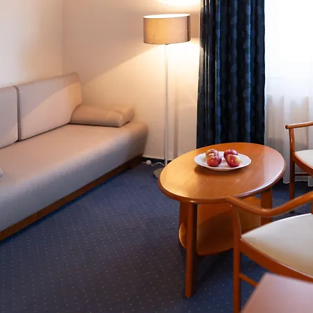 Zsanett Hotel
