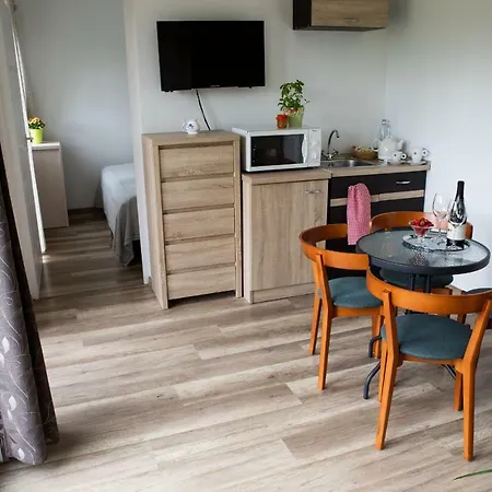 Zsanett Балатонкерестур