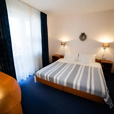 Zsanett 3* Балатонкерестур