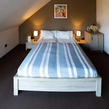 Zsanett 3* Balatonkeresztur