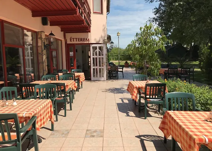 Hotel Zsanett