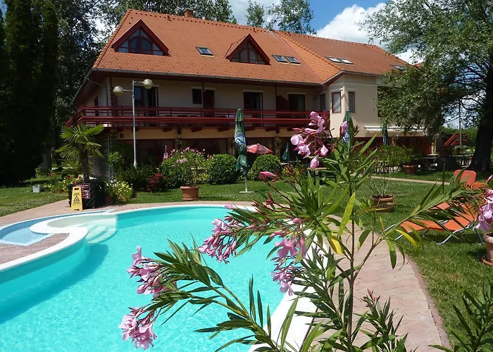 Hotel Zsanett Balatonkeresztúr