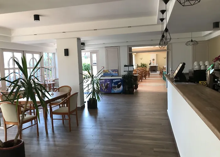 Hotel Zsanett 3*