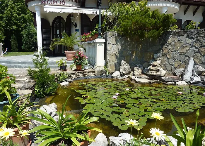 Zsanett Hotel 3*