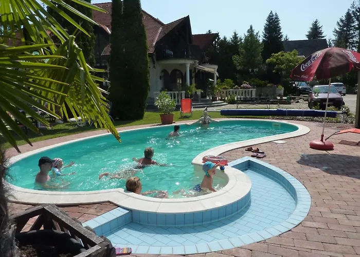 Hotel Zsanett